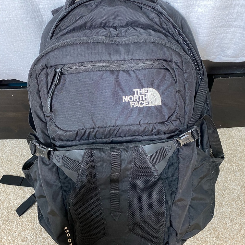 North face recon backpack